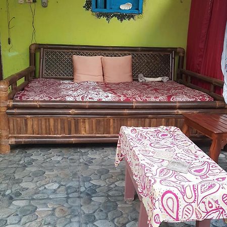 Red Beach Homestay Pasanggaran Екстер'єр фото