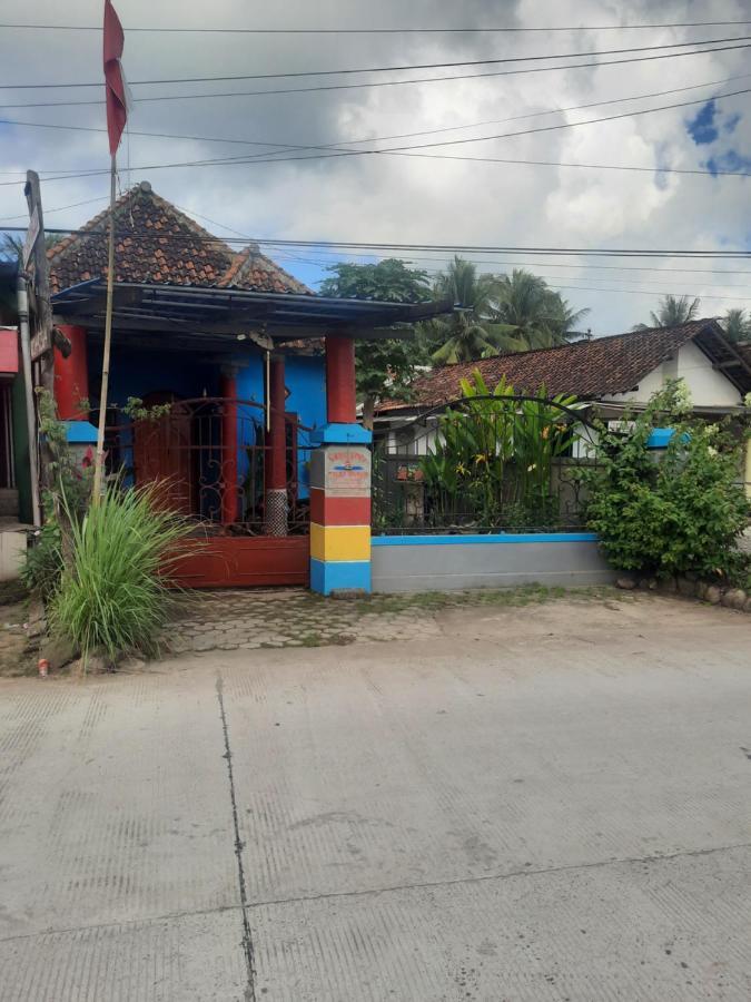 Red Beach Homestay Pasanggaran Екстер'єр фото