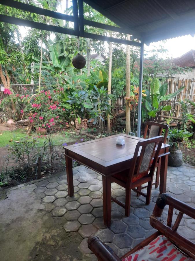 Red Beach Homestay Pasanggaran Екстер'єр фото