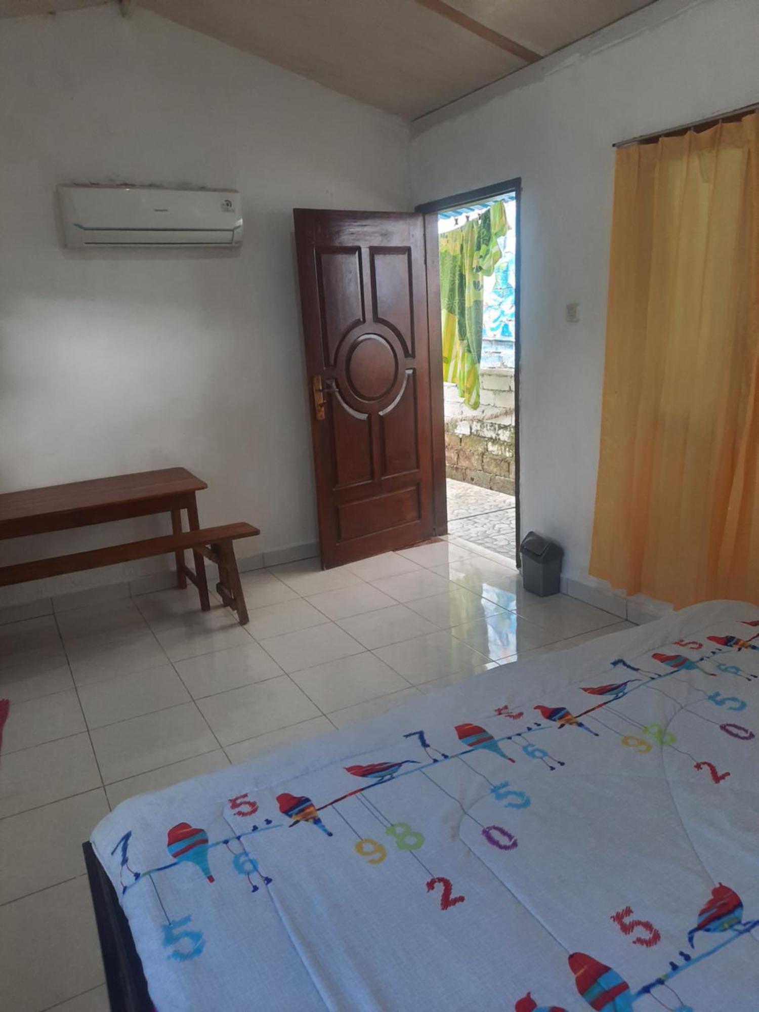 Red Beach Homestay Pasanggaran Номер фото