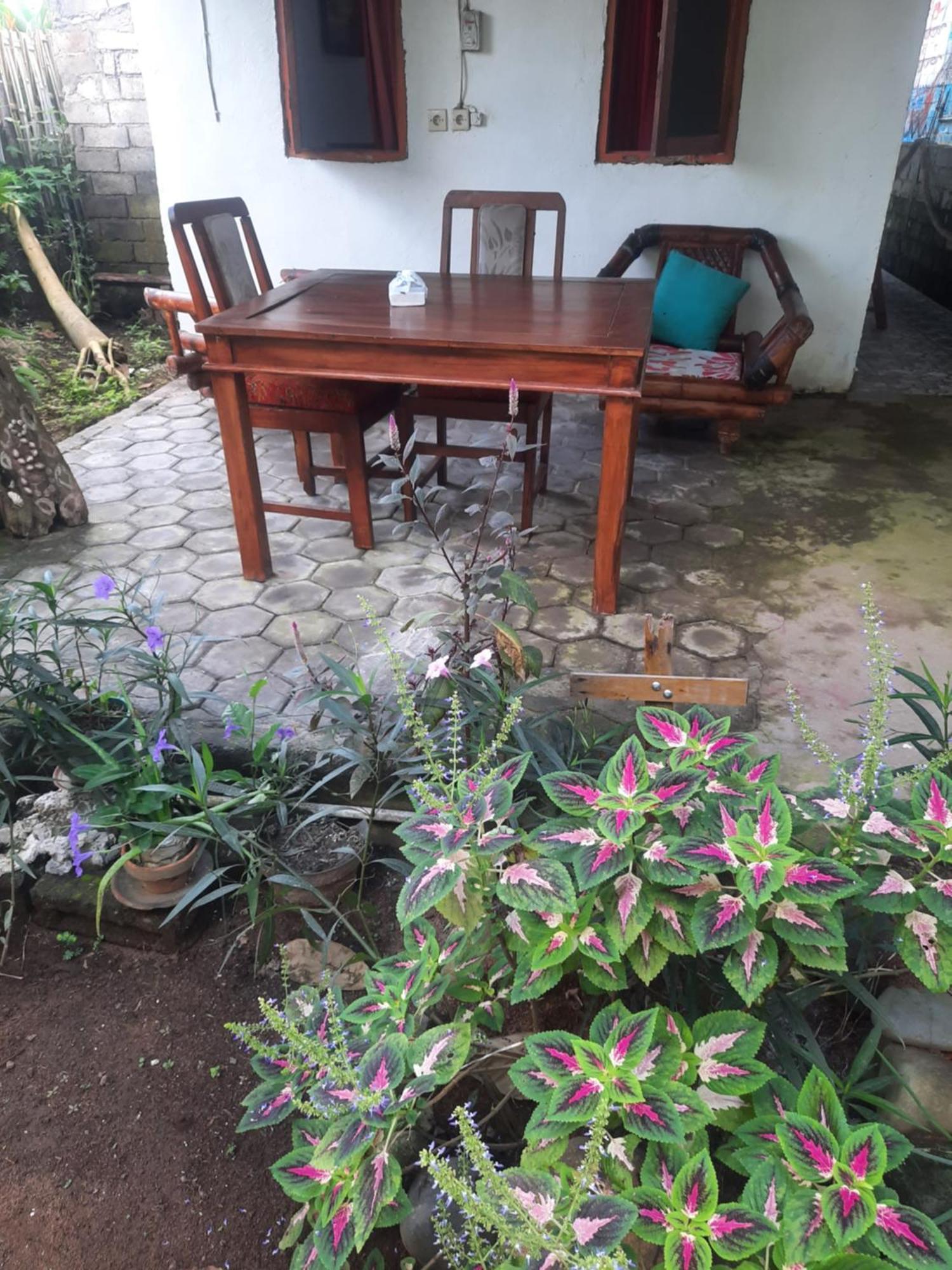 Red Beach Homestay Pasanggaran Номер фото