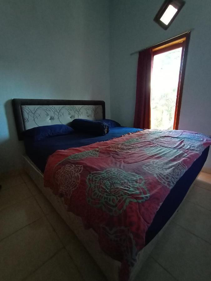 Red Beach Homestay Pasanggaran Екстер'єр фото