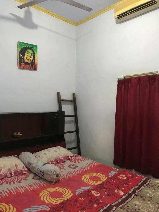 Red Beach Homestay Pasanggaran Екстер'єр фото